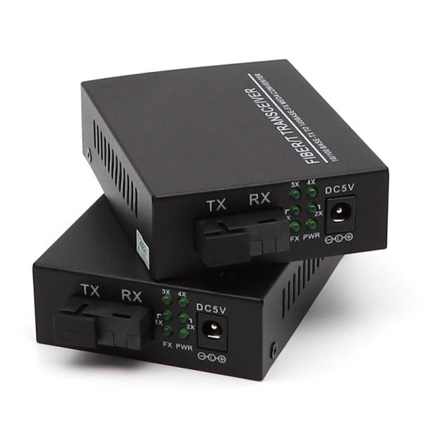 Медиаконвертер - удлинитель - коммутатор оптический 4xRJ45 10/100MB - 1xSC до 20км одномодовый одноволоконный, комплект