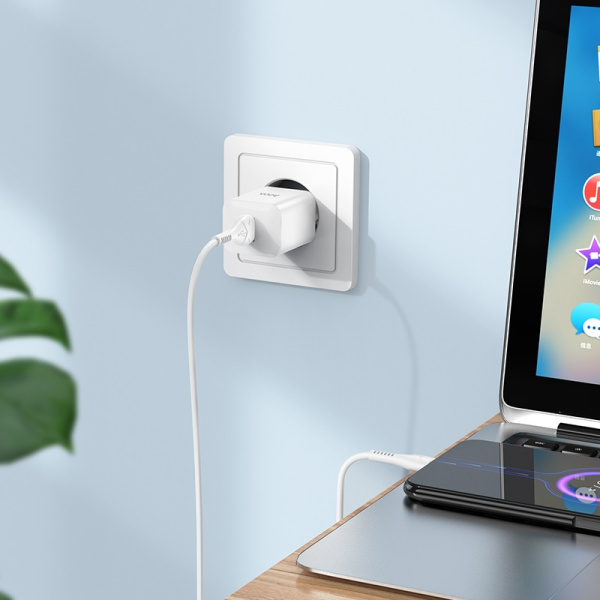 Зарядное устройство сетевое - блок питания HOCO N26, USB QC3.0, белый
